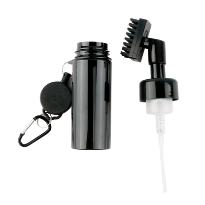Innovative golf club brush with press-type water dispenser for efficient on-course cleaning.